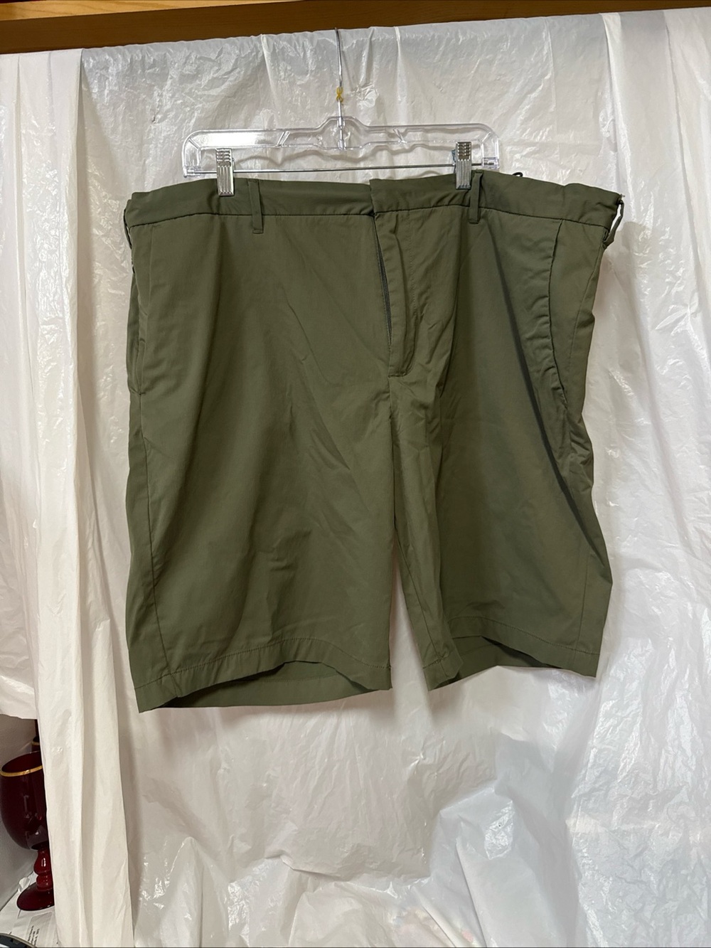 Goodfellow & Co Olive Flat-Front Casual Shorts size 46
